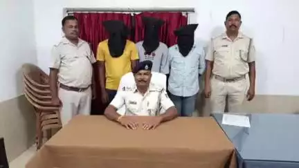 ପୁରୀ ମ୍ୟୁନିସିପାଲଟି: ପୁରୀ ସମୁଦ୍ର କୂଳ ଅଞ୍ଚଳ ନାବାଳିକା କୁ ବଳାତ୍କାର କରିବା ଅଭିଯୋଗ ରେ ତିନି ଜଣକୁ ଗିରଫ କରିଛି ସମୁଦ୍ର କୂଳ ଥାନା ପୋଲିସ