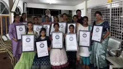 తాడిపత్రి: ఉత్తరాఖండ్లో మైనస్ 3 డిగ్రీల ఉష్ణోగ్రతలో కూచిపూడి నాట్యంచేసి వరల్డ్ బుక్ రికార్డులో చోటుసాధించిన తాడిపత్రి విద్యార్థులు