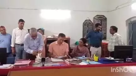 डौण्डी: ग्राम पंचायत कामता में जल संरक्षण के तहत घर-घर वाटर हार्वेस्टिंग बनाने का लिया संकल्प