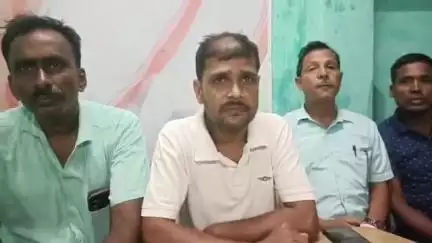 তমলুক: সম্পত্তি বিবাদের জেরে কান্ডপশরায় যুবককে টাঙ্গির কোপ প্রতিবেশীর ভিত্তিহীন,আজ কান্ডপশরায় জানান পঞ্চায়েতের সদস্য অরুণ দাস