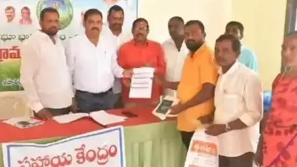 సంగారెడ్డి: రెవెన్యూ సదస్సులను రైతుల సద్వినియోగం చేసుకోవాలి: సంగారెడ్డిలో తహసిల్దార్ జయరాం నాయక్