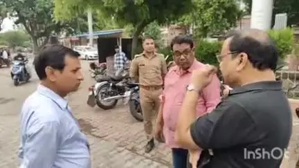 फर्रुखाबाद: जिला अस्पताल लोहिया कैंपस में स्मार्ट मीटर लगाए जाएंगे, सिटी मजिस्ट्रेट, XEN शहरी और CMS की बैठक के बाद हुआ निर्णय