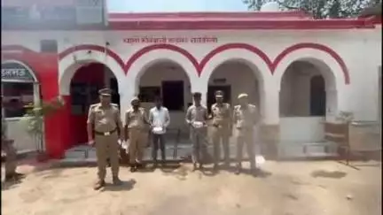 डलमऊ: डलमऊ पुलिस टीम ने चोरी के सामान के साथ दो वांछित अभियुक्तों को किया गिरफ्तार, भेजा जेल
