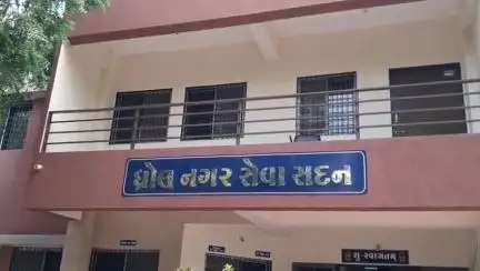 ધ્રોલ: ધ્રોલ નગરપાલિકાના કર્મચારીઓ દ્રારા અમદાવાદ પ્લેન દુર્ઘટના પર શોક વ્યક્ત કર્યો, મૃતકોને આપી શ્રદ્ધાંજલિ