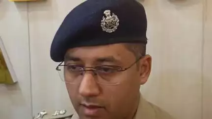 हरदा: घोगई नदी के पास ओडिशा का तस्कर गिरफ्तार, ₹48 हजार का 3 किलो गांजा बरामद, पुलिस ने भेष बदलकर पकड़ा