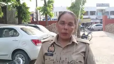 बरेली: कोतवाली थाना क्षेत्र के महादेव सेतु पुल पर चाइनीज मांझे की चपेट में आई महिला कांस्टेबल घायल