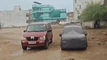 झांसी: झांसी में झमाझम बारिश से मौसम हुआ सुहाना, गर्मी से मिली राहत, पूर्वी हवाओं से मौसम ने ली करवट, 15 को फिर बारिश