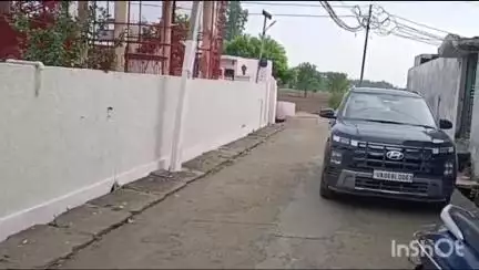 गदरपुर: गदरपुर में आकाशीय बिजली गिरने से छत हुई क्षतिग्रस्त, बिजली के उपकरण भी फुंके