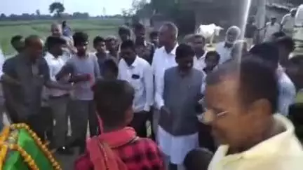 धोरैया: धोरैया विधायक भूदेव चौधरी ने ललसहिया गांव में छतदार चबूतरे का किया शिलान्यास