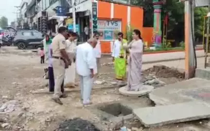 ఇబ్రహీంపట్నం: కర్మన్ ఘాట్  లో ఆలయ వరద ప్రాంతాల్లో సందర్శించిన ఈవో లావణ్య