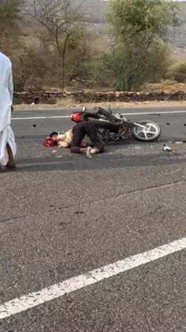 इंद्रगढ़: इंद्रगढ़ में कालामाल के पास अज्ञात वाहन की टक्कर से बाइक चालक युवक की मौके पर मौत, पोस्टमार्टम के बाद शव किया सुपुर्द