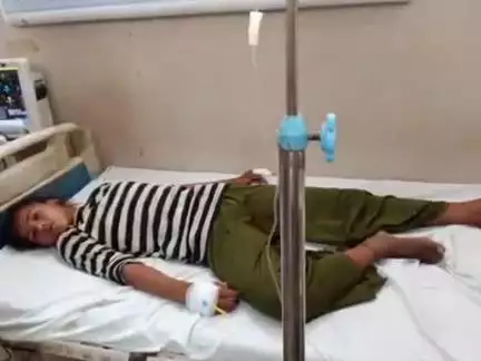 फतेहपुर: अशोथर के सराय अभय्या गांव में घरेलू काम करते समय किशोरी विद्युत करंट की चपेट में आई, हालात गंभीर