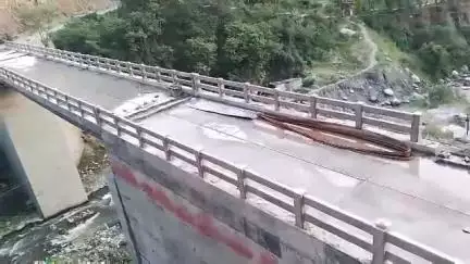 चम्बा: बालू पक्काटाला मार्ग पर निर्माणाधीन पुल का कार्य धीरे-धीरे बढ़ने लगा है, समाप्ति की ओर