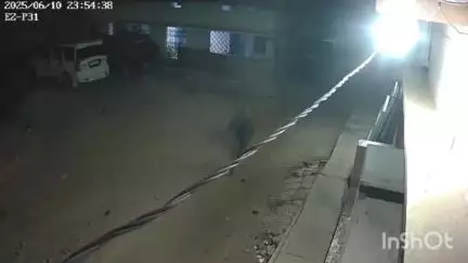 गोह: गोह थाना मुख्यालय के समीप गोलापर में थाने से महज 500 मीटर की दूरी पर बाइक की छिनतई