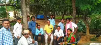 বরাবাজার: জেলা সংশোধনাগারে থাকা BJP কার্যকর্তাদের পরিবারের পাশে থাকার আশ্বাস দিতে নতুনডি ও পড়সা গ্রামে পৌঁছালেন BJP নেতৃত্বরা