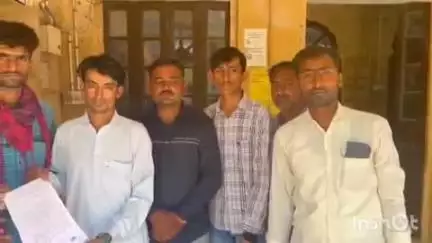 जैसलमेर: फतेहगढ़ के रासला गांव के ग्रामीणों ने जिला कलेक्टर को ज्ञापन सौंपकर एएनएम पर भ्रष्टाचार के आरोप लगाए