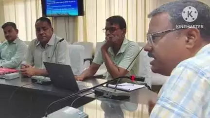 दौसा: अतिरिक्त जिला कलेक्टर रामस्वरूप चौहान की अध्यक्षता में कलेक्ट्रेट में वंदे गंगा जल संरक्षण अभियान पर कार्यशाला आयोजित हुई