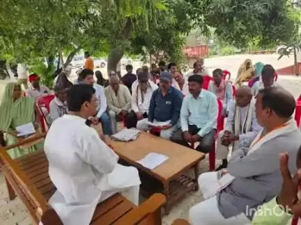 मेहदावल: कर्मा कला आवास पर मेहदावल के विधायक अनिल कुमार त्रिपाठी ने जनता दरबार लगाकर ग्रामीणों की समस्याएं सुनीं