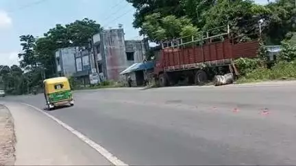 দেগঙ্গা: দেগঙ্গায় দুটি অটোর সংঘর্ষে আহত হল এক মহিলা যাত্রী