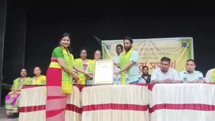 বঙাইগাঁও ভাগ: বীৰঝৰা পাব্লিক লাইব্ৰেৰীত সদৌ বঙাইগাওঁ জিলা কোচ ৰাজবংশী ছাত্ৰ সন্থাৰ ৰাজহুৱা সম্বৰ্ধনা অনুষ্ঠানত উপস্থিত বিধায়িকা