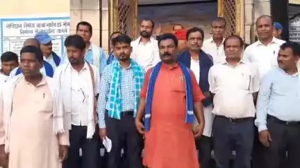 बलिया: बलिया अंबेडकर मिशन द्वारा प्रखंड परिसर के समीप अंबेडकर पार्क में प्रेस कांफ्रेंस आयोजित