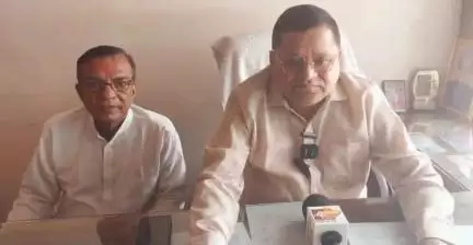 अलीराजपुर: कांग्रेस नेता महेश पटेल ने चिकित्सकों के तबादलों पर सरकार से चिकित्सकों की पूर्ति करने की मांग की, अन्यथा करेंगे आंदोलन
