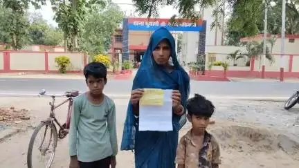 महाराजगंज: बासपार ढेकही में सुकन्या योजना के नाम पर 2 लाख रुपये की ठगी का आरोप, महिला ने थाने में दी तहरीर