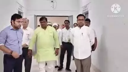 फिरोज़ाबाद: जिलाधिकारी ने EVM वेयरहाउस एवं वीवीपैट का त्रैमासिक निरीक्षण किया, विभिन्न राजनीतिक दलों के प्रतिनिधि भी रहे मौजूद
