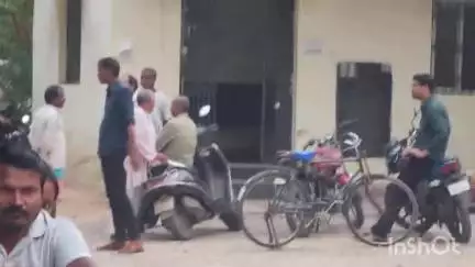 तखतपुर: शहर की अमरतास कॉलोनी से लेकर परिजात एक्सटेंशन तक लगातार बिजली बंद होने की वजह से लोगों की समस्या बढ़ी #Jansamasya