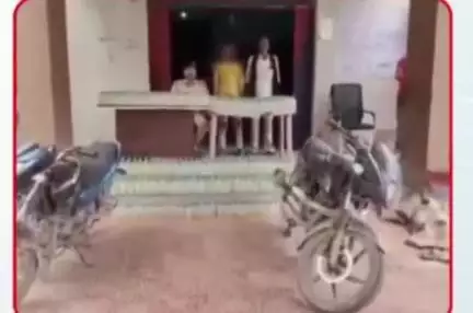 घोड़ासहन: घोड़ासहन पुलिस ने 846 बोतल नेपाली शराब के साथ एक तस्कर को किया गिरफ्तार