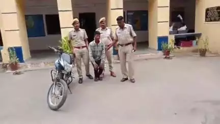 गिर्वा: झाड़ोल पुलिस ने मंदिर परिसर से बाइक चोरी करने वाले आरोपी को गिरफ्तार किया, बाइक की बरामदगी