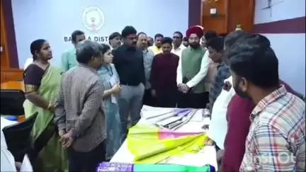 చీరాల సిల్క్ చీరకు అరుదైన అవార్డుతో జాతీయ స్థాయిలో గుర్తింపు లభించింది: బాపట్ల కలెక్టర్ వెంకట మురళి