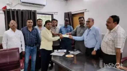 पारशिवनी: *कामठी सबएरिया येथे ८२ शेतकऱ्यांना पहिल्यांदाच WCL मुळे झालेल्या पिकाचे प्रत्यक्ष नुकसान भरपाई मिळाली*