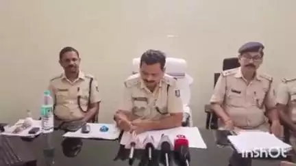 ଅତାବିରା: ଭେଡେନ ପୋଲିସ ରେମଣ୍ଡାରେ ୧୪ଟି ଚୋରା ବାଇକ ଜବତ କରି ୬ ଜଣ ବାଇକ ଚୋରକୁ ଗିରଫ କରି କୋର୍ଟ ଚାଳଣା କଲା
