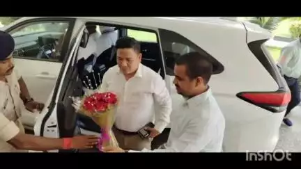 सुपौल: मुख्य चुनाव आयोग विनोद सिंह गूंजिवाल सुपौल पहुंचे, डीएम ने अतिथि गृह में किया स्वागत