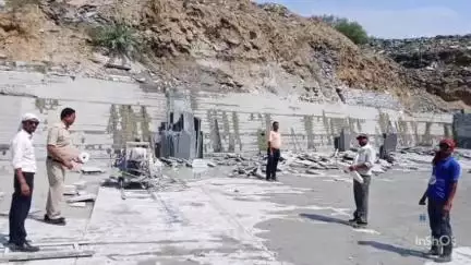 महासमुंद: जिले के ग्राम घोडारी में अवैध उत्खननकर्ताओं के खिलाफ कार्रवाई, ₹2,88,000 का अर्थदंड लगाया गया