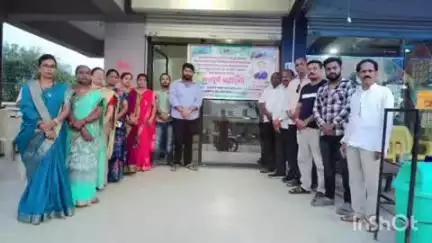 उमरेड: भाजपा जनसंपर्क कार्यालयात गुजरातचे माजी मुख्यमंत्री विजय रूपानी यांच्यासह मृत पावलेल्या प्रवाशांना वाहिली श्रद्धांजली