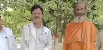 कन्नौज: ठठिया के उमरन गांव के ग्रामीणों ने पूर्व प्रधान पर कब्जे का आरोप लगाया, डीएम कार्यालय में दिया शिकायती पत्र