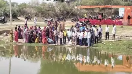 पचपहाड़: भवानीमंडी में नगरपालिका ने वंदे गंगा जल संरक्षण जन अभियान के अंतर्गत पिपलाद नदी की सफाई का कार्य किया