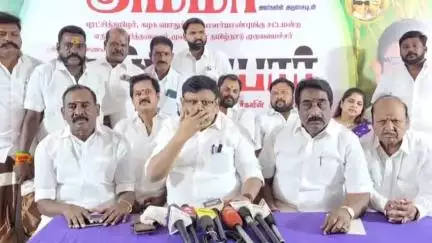 ஸ்ரீபெரும்புதூர்: ஶ்ரீபெரும்புதூரில் திமுக கூட்டணியில் சலசலப்பு அதிகரித்து உள்ளது என அதிமுக செய்தி தொடர்பாளர் வைகைசெல்வன் பேட்டி
