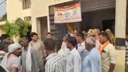 पीलीभीत: खंडेपुर में ट्रैक्टर की चपेट में आने से मासूम की मौत, परिजनों में मचा हड़कंप