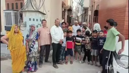 भिवानी: भीषण गर्मी में बिजली-पानी की किल्लत से वार्ड 25 के लोग त्रस्त, प्रशासन के खिलाफ फूटा गुस्सा