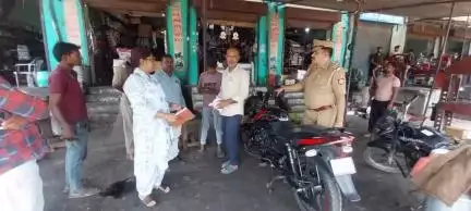 कन्नौज: गुरसायगंज में बालश्रम रोकने के लिए ए.एच.टी. और श्रम परिवर्तन अधिकारी ने चलाया अभियान