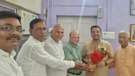 दरभंगा: डिवीजनल चैम्बर ऑफ कॉमर्स एंड इंडस्ट्रीज ने दरभंगा प्रमंडल के नव नियुक्त आयुक्त और जिलाधिकारी का किया स्वागत