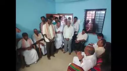 ಕುಂದಗೋಳ: ಕಟನೂರ್ ಗ್ರಾಮದ ಹೊಲದಲ್ಲಿ ವಿದ್ಯುತ್ ತಂತಿ ತಗುಲಿ ಮೃತಪಟ್ಟಿದ್ದ ವ್ಯಕ್ತಿ ಮನೆಗೆ ತೆರಳಿ ಕುಟುಂಬಸ್ಥರಿಗೆ ಸಾಂತ್ವನ ಹೇಳಿದ ಶಾಸಕ ಎಂ.ಆರ್.ಪಾಟೀಲ