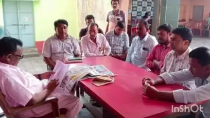 काठीकुंड: इंडियन बैंक मधुबन शाखा को स्थानांतरित करने पर ग्रामीणों ने सांसद नलिन सोरेन से हस्तक्षेप करने की गुहार लगाई