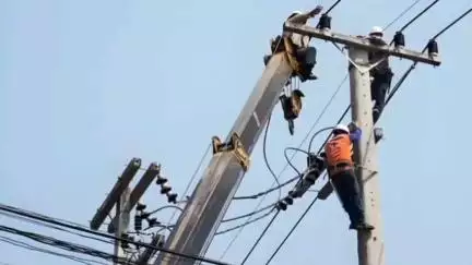 సిర్పూర్ టి: కాగజ్ నగర్ పట్టణంలో శనివారం ఉదయం 9 గంటల నుండి మధ్యాహ్నం 12 గంటల 30 నిమిషాల వరకు విద్యుత్ సరఫరాలో అంతరాయం