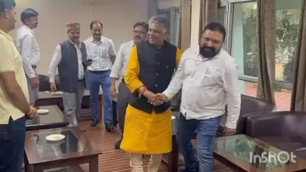 डलहौज़ी: सांसद डॉक्टर राजीव भारद्वाज ने बनीखेत में NHPC अधिकारियों के साथ की बैठक