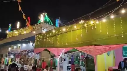 दरभंगा: दरभंगा के भटियारीसराय में भीखा शाह सैलानी की मजार पर 376 वाँ सालाना उर्स के आयोजन में सैकड़ों की संख्या में पहुंच रहे लोग