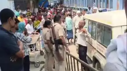 बेगूसराय: सदर अस्पताल में पोस्टमार्टम न होने पर जमकर हुआ बवाल, पुलिस जांच में जुटी